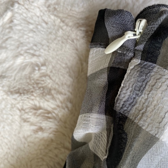 {SOLD} GUESS Gingham Strapless Dress Black & White - Picture 9 of 11